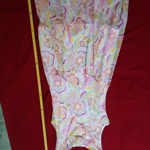 Beautiful dress - Picture 4 of 10